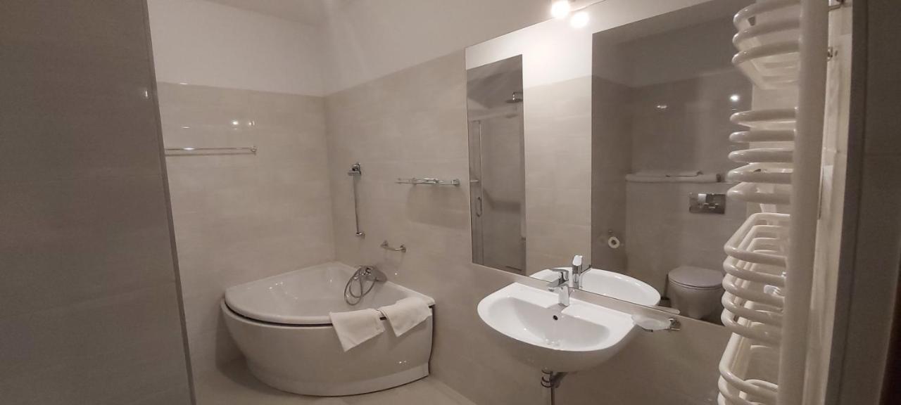 Yuca Hotel Łódź Eksteriør billede